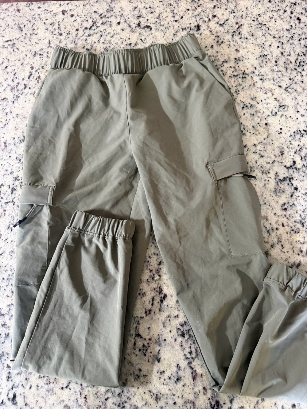 Mondetta Women’s Cargo DriFit Joggers - Olive